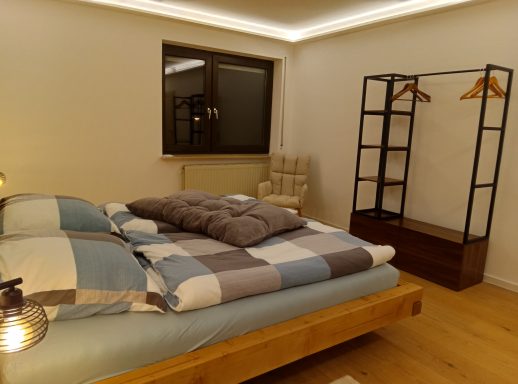 Schlafzimmer Seitenansicht